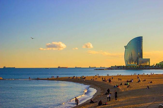¿ QUÉ HACER AL SALIR DEL MOBILE EN BARCELONA?
